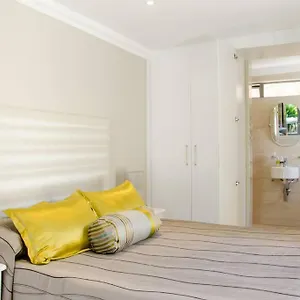 Echo Friendly Sunny Contemporary Garden Flat Kapstadt
